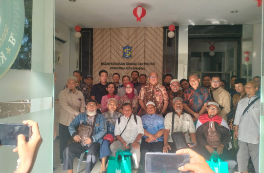 Tumpeng Perdamaian: Ketika Mantan Musuh Kini Duduk Bersama di HUT RI ke-80